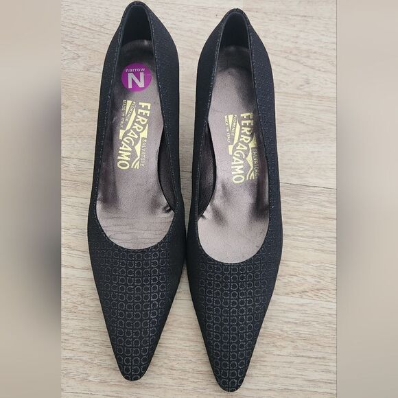 Salvatore Ferragamo Pumps in Black Size 8.5 - Picture 2 of 13